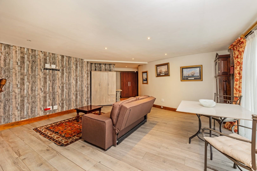 8 Bedroom Property for Sale in Baronetcy Estate Western Cape